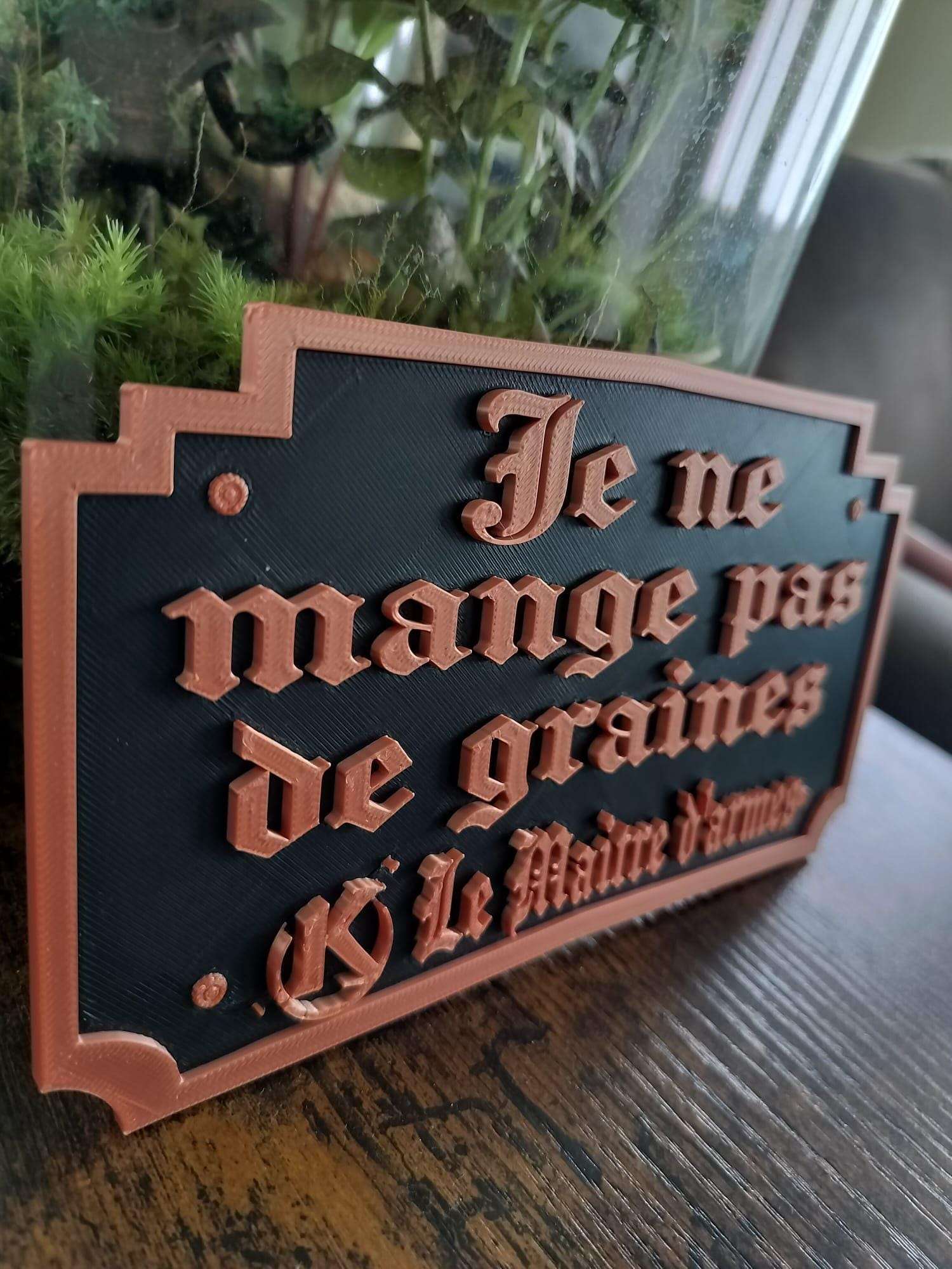 Plaque Murale Kaamelott – Citation Maître d'Armes « Je ne mange pas de graines »