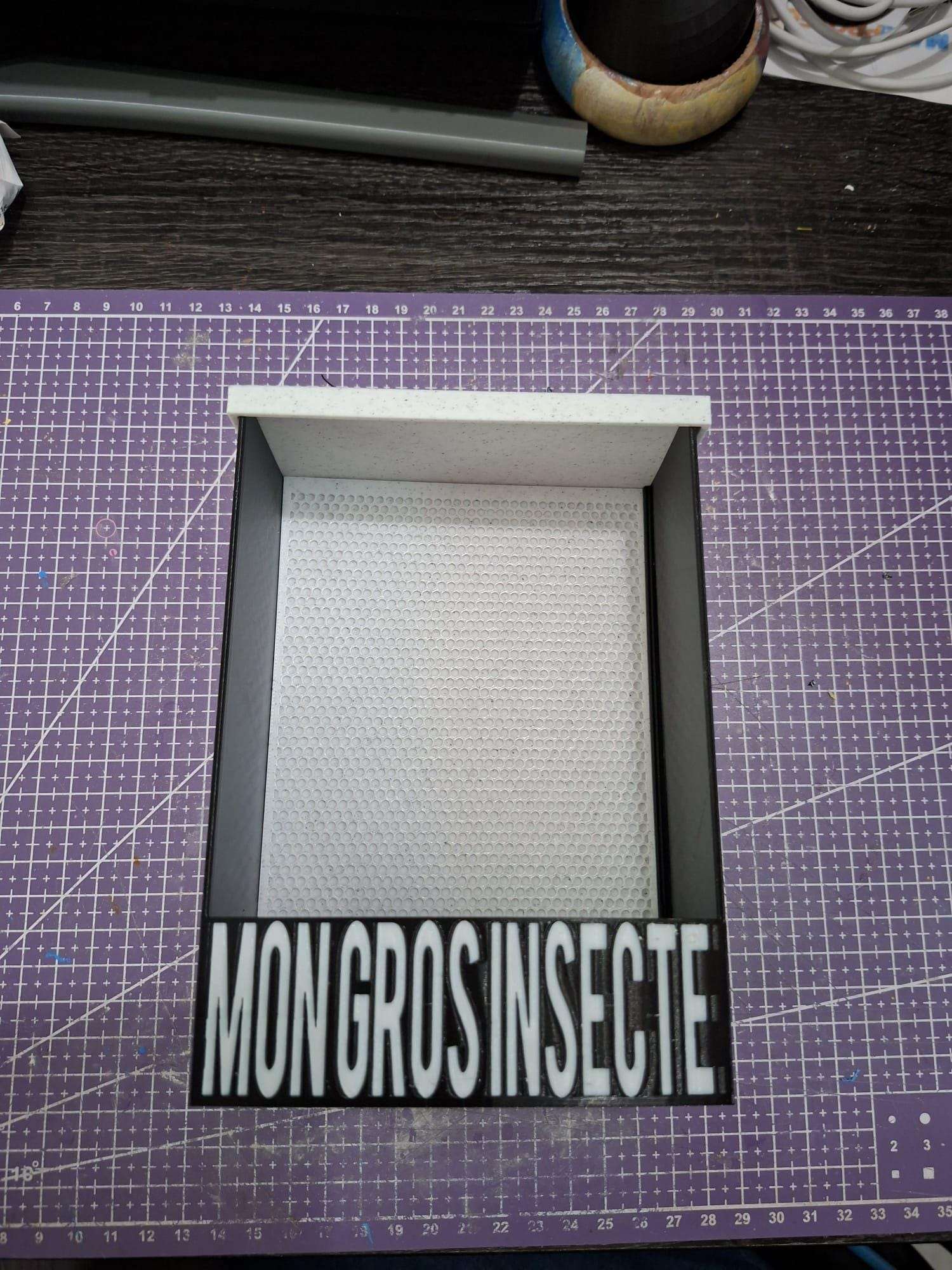 Nourrisseur mural pour terrarium personnalisable – Anti-évasion – Gecko, Pogona, Reptiles