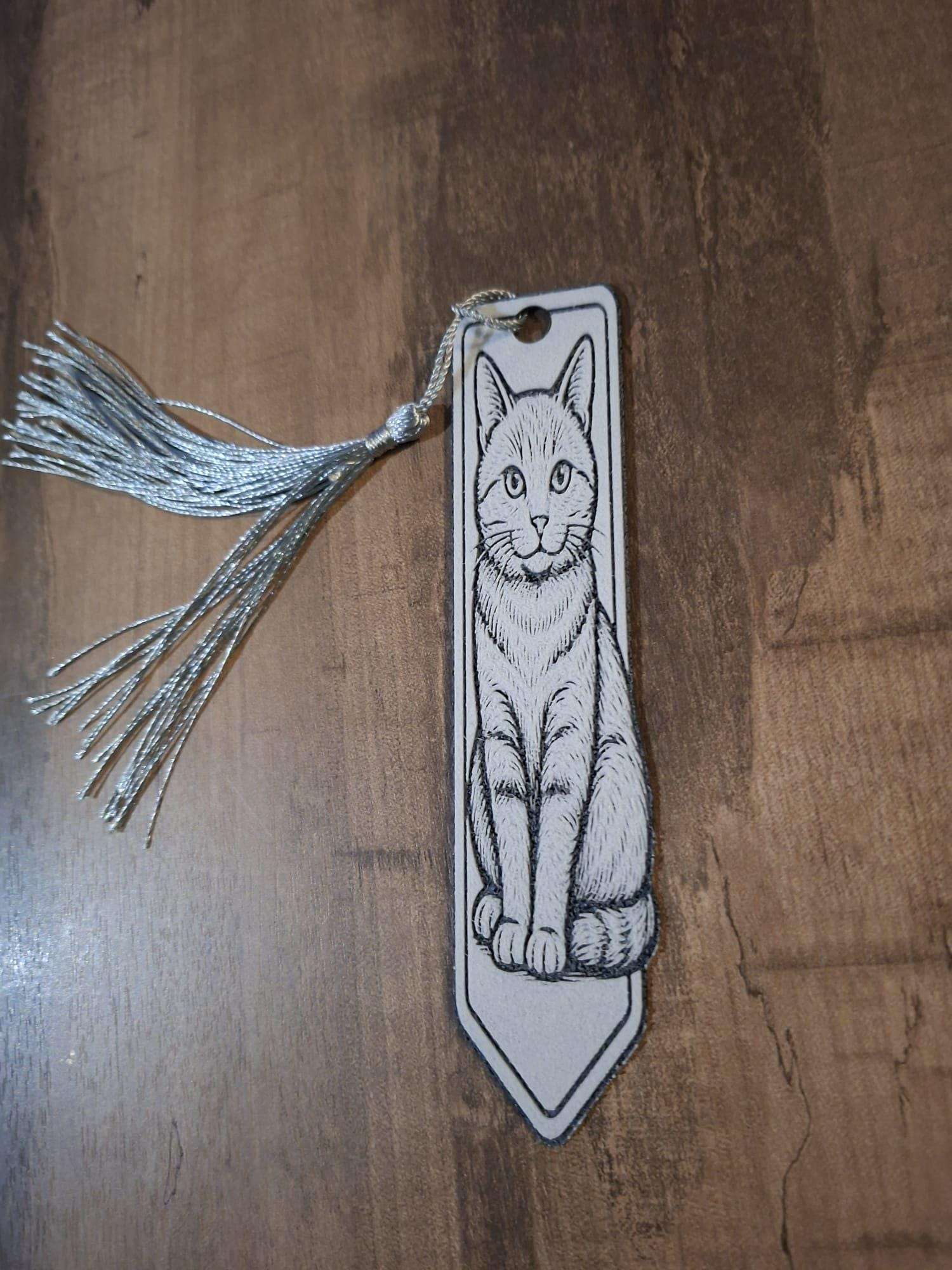 Marque-Page Chat Assis avec Pompon Argenté - Cadeau Lecteur Amoureux Chats
