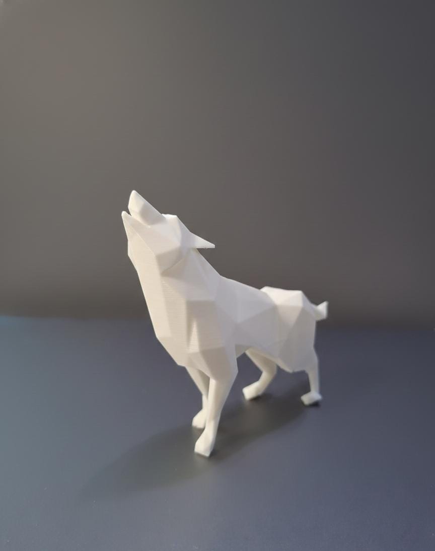 Sculpture Loup Low Poly 3D - Statue Sauvage Géométrique