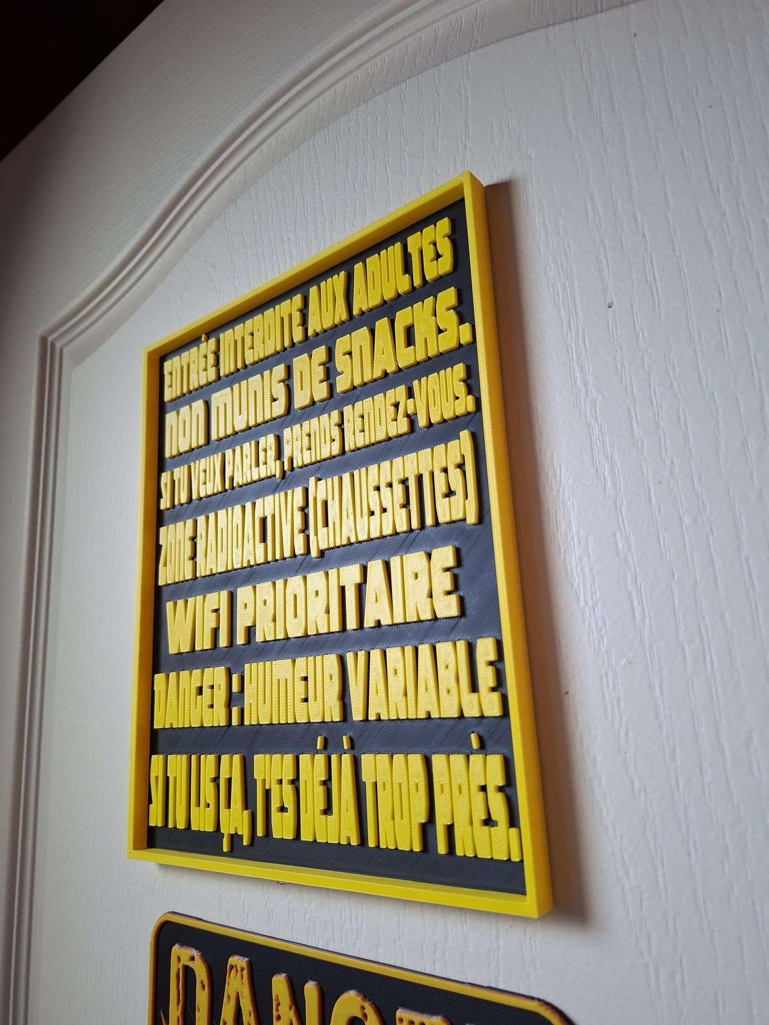 Plaque Humour "Adults Prohibited" - Déco Chambre Ado - Panneau 3D Jaune-Noir