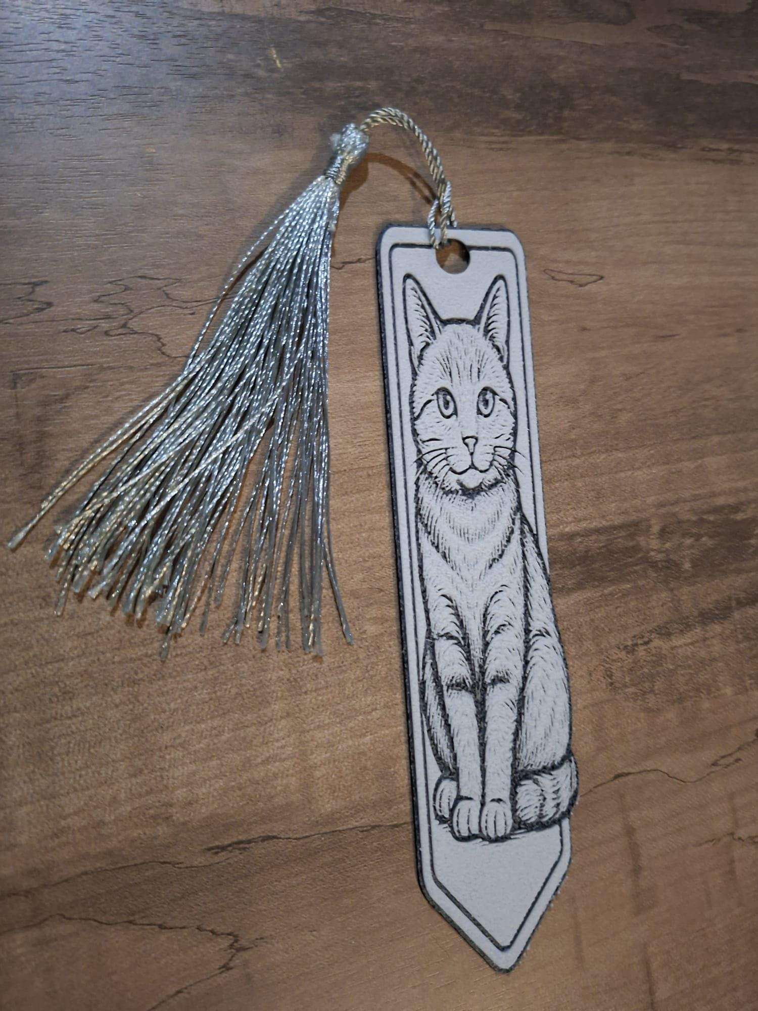 Marque-Page Chat Assis avec Pompon Argenté - Cadeau Lecteur Amoureux Chats
