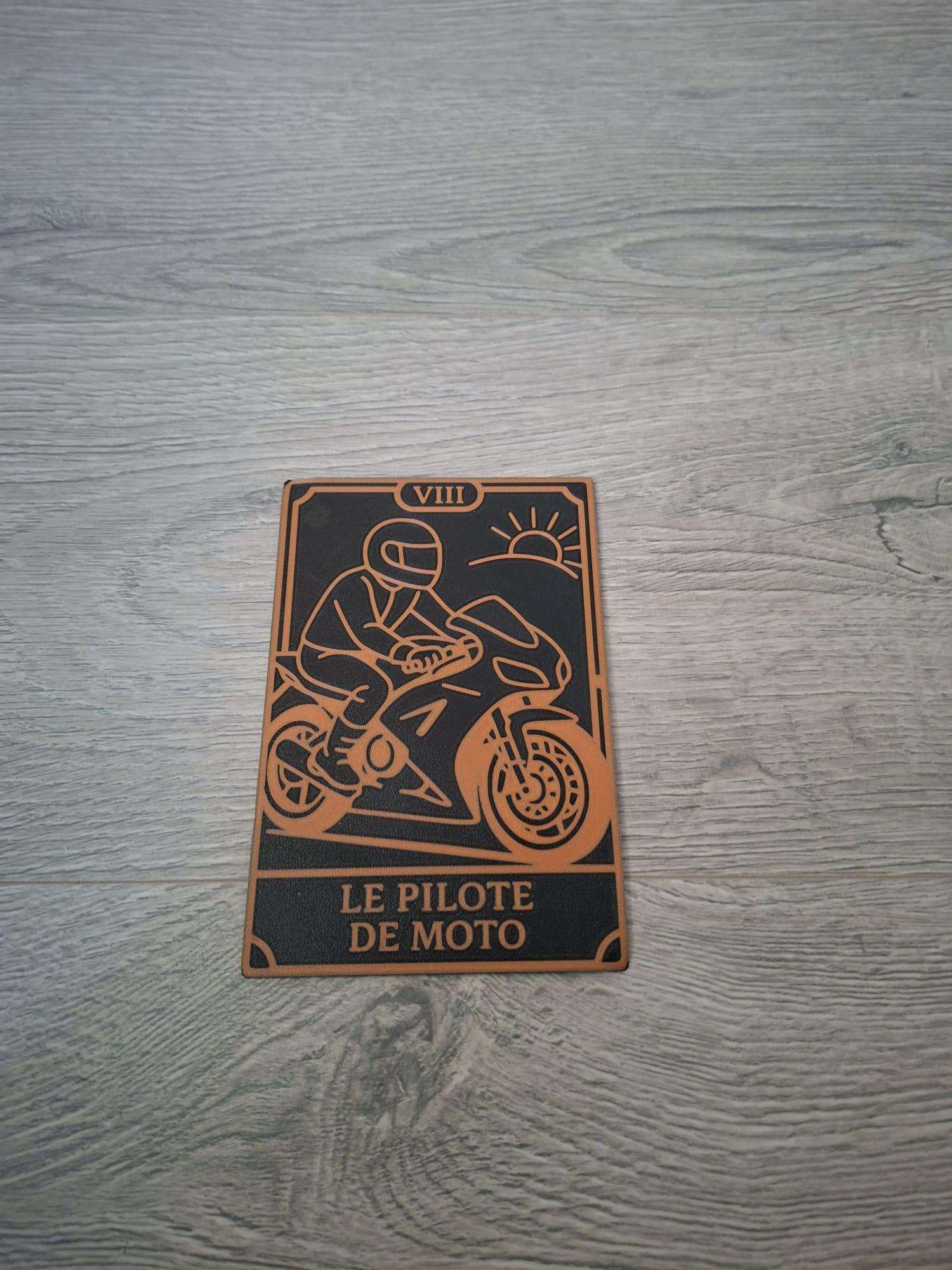 Carte Tarot "Le Pilote de Moto" - Tarot des Métiers Cuivre & Noir - Déco Biker